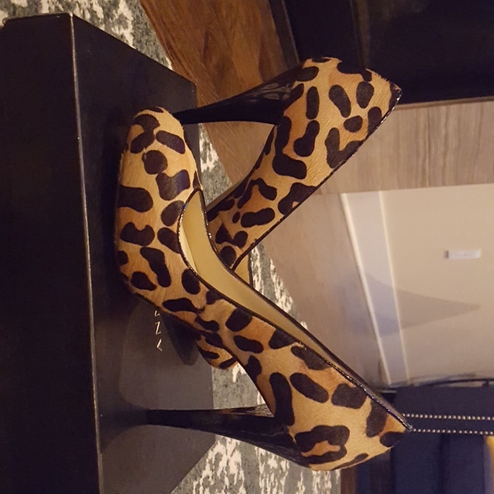 INC leopard pump